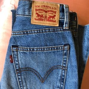 Levi’s wedgie fit crop jeans